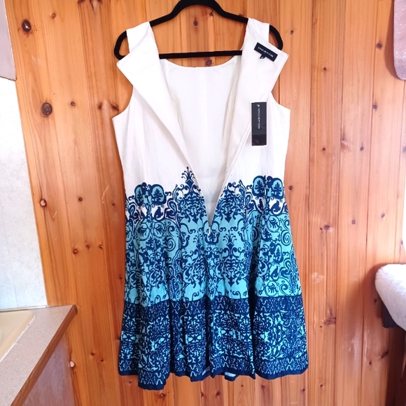 JONES NEW YORK Floral Sleeveless Scoop Neck White Blue Size 16 Print fit & Flare - Picture 10 of 16